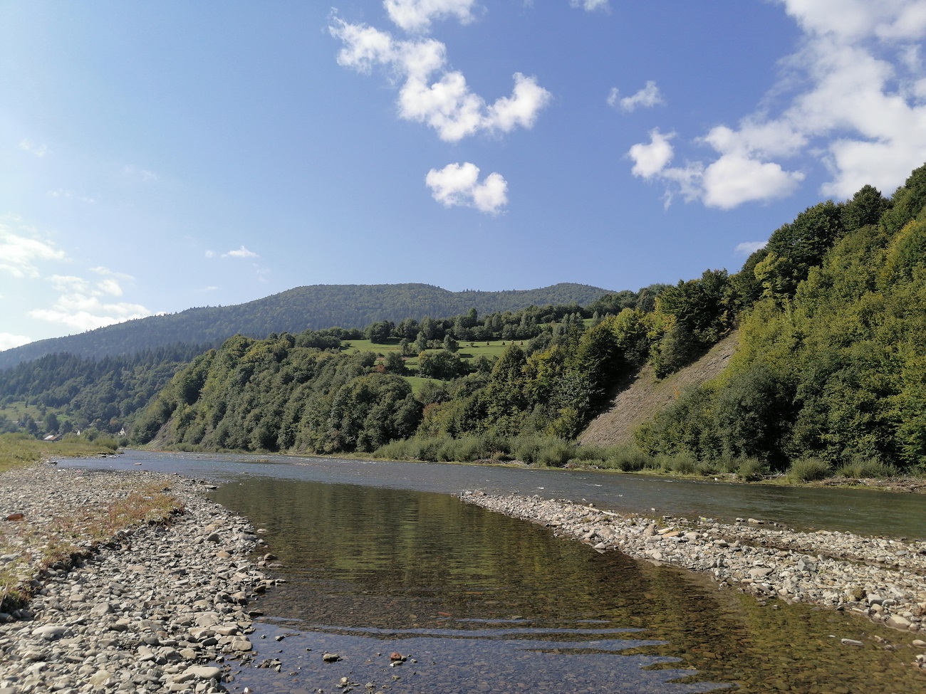 Синевир вже не той. Як змінилося найбільше озеро Українських Карпат за десять років